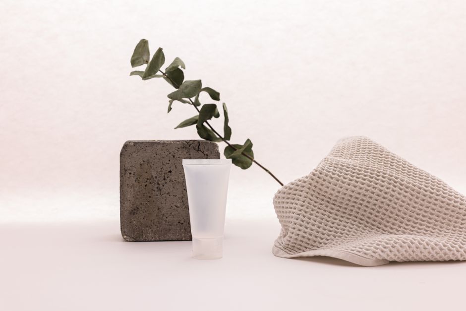 Formule phare presentee sur fond blanc
